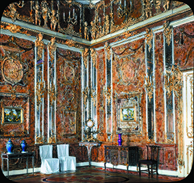 Catherine_Palace_interior_-_Amber_Room_1931 r